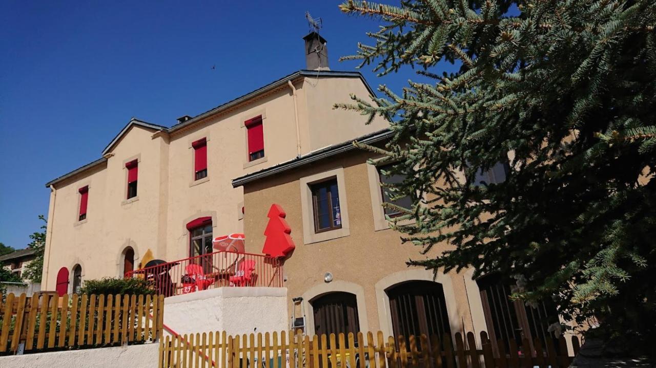 Le Sapin Rouge - Restaurant - Bar - Chambres D'Hotes Artigues  Экстерьер фото